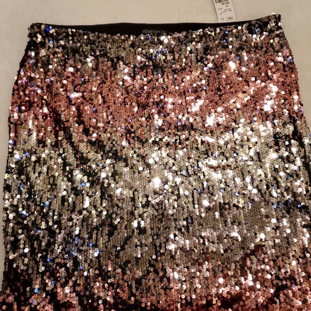 Silver/pink sequin skirt. Knee length